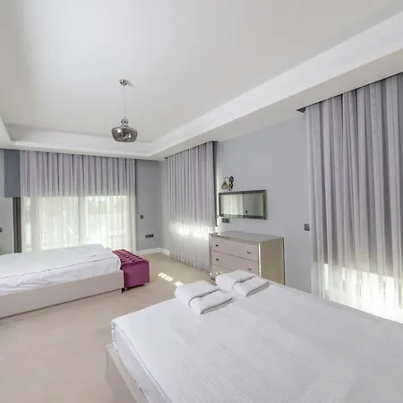 Grande 4br With Turkish Hammam &sauna, Bitez *